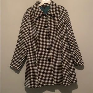 Black and white houndstooth peacoat